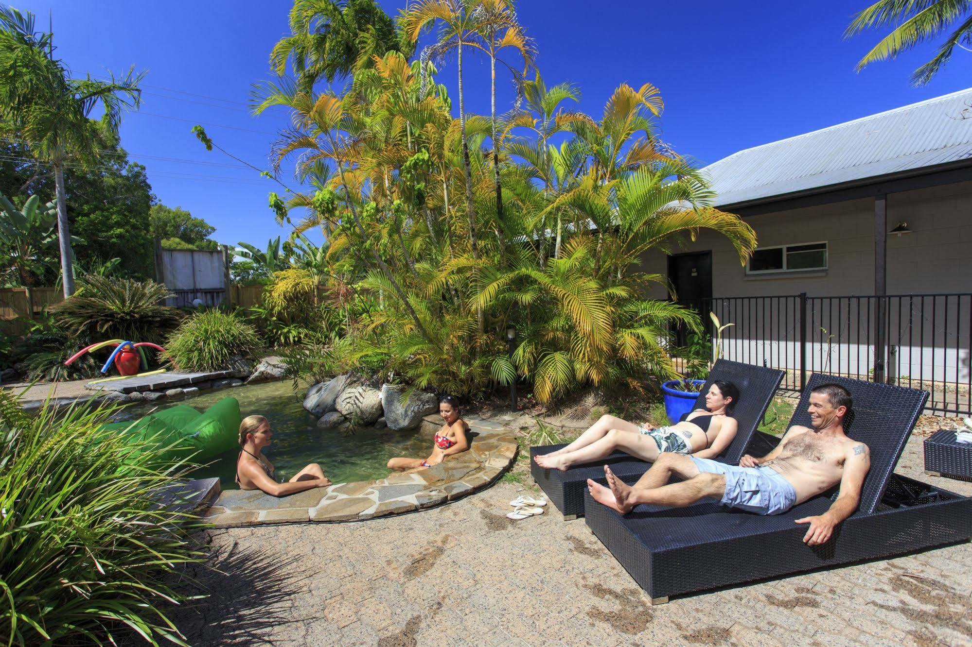 Coral Beach Lodge 道格拉斯港 外观 照片